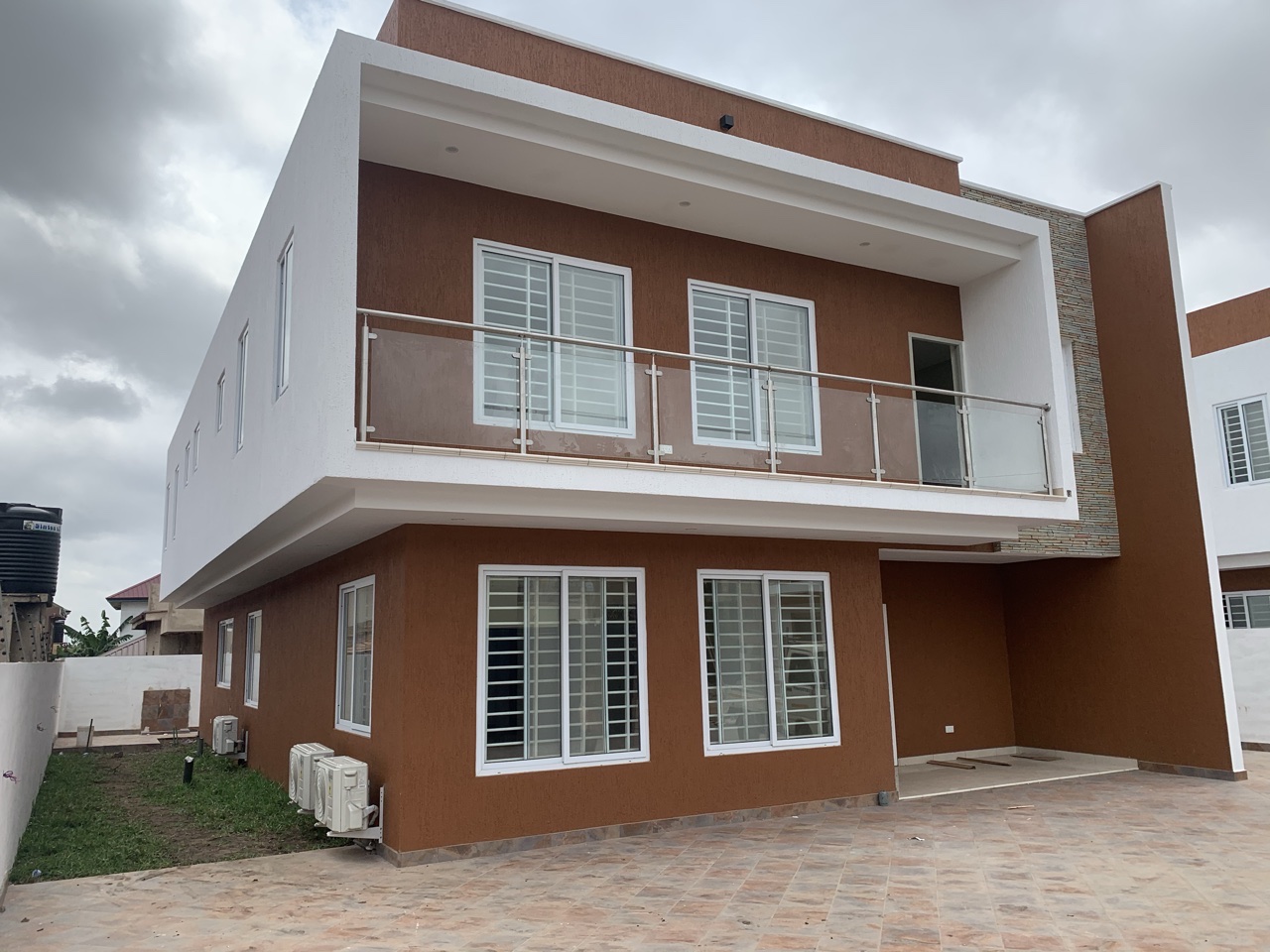 5 bedroom house with security post for sale